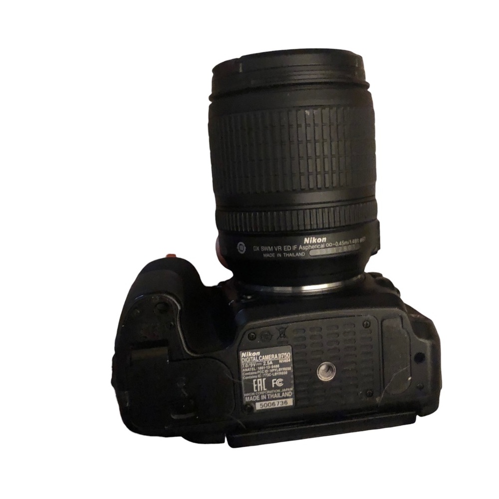 Nikon D750 DSLR Digital Camera + 2 lens, battery, charger, cleaning kit, and box - Picture 8 of 15